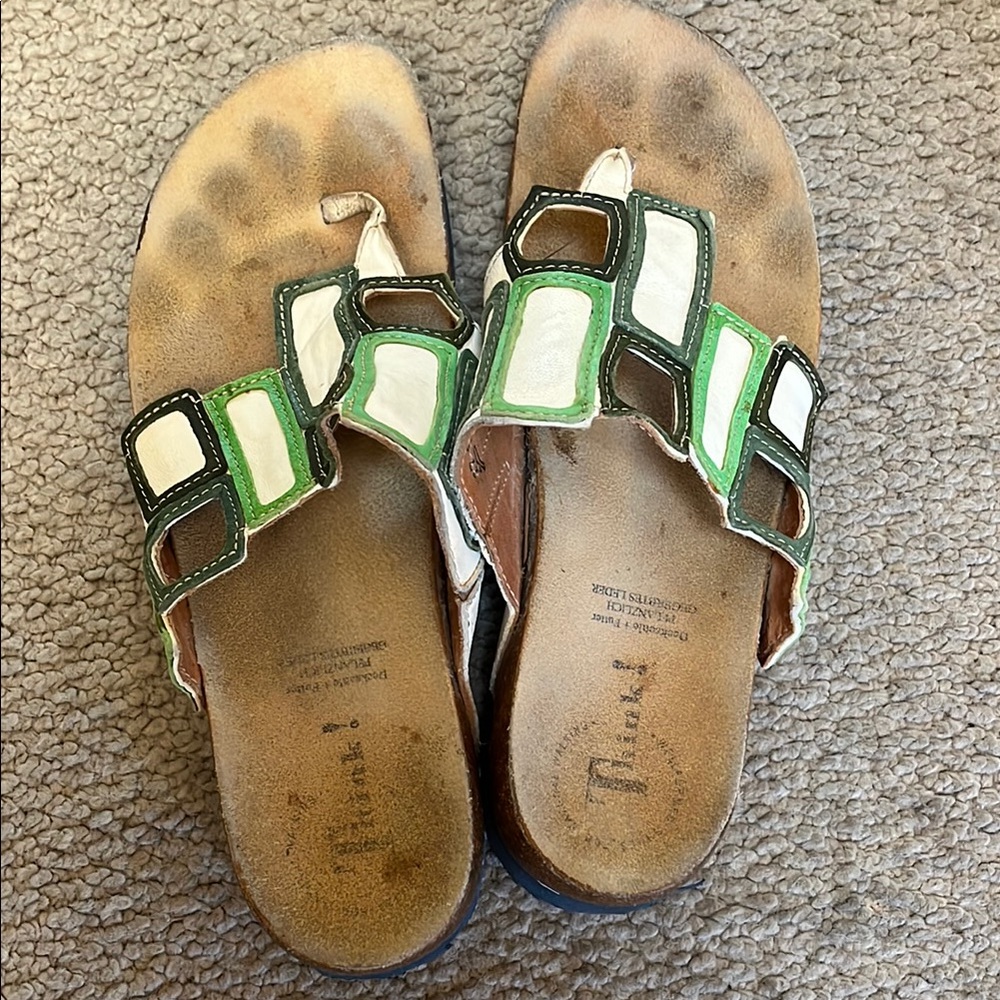 Think! Julia Window Green and White Sandals